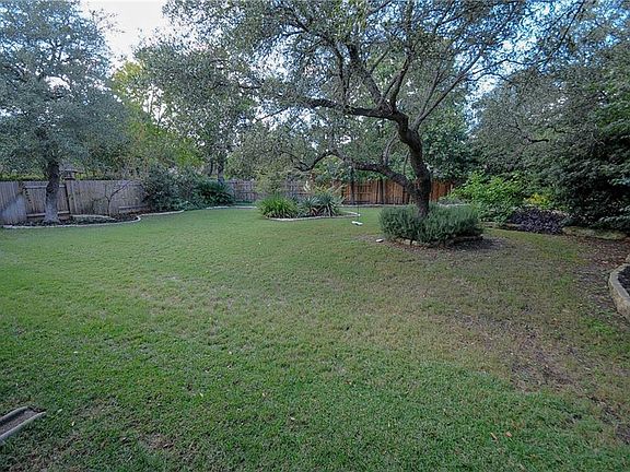 5th image of 121 SE Eaton Ln NW