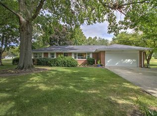 16 Surrey Ln, Forsyth, IL 62535