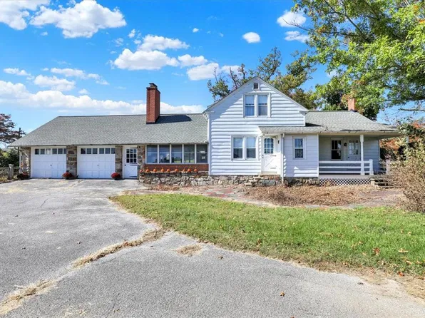 8366 Chestnut St, Barto, PA 19504