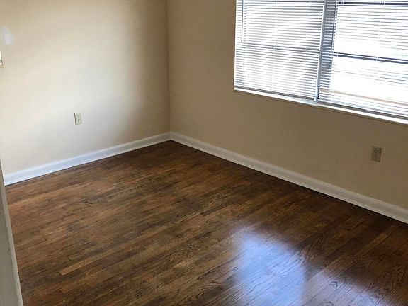 3rd image of 5511 Los Santos Way #6
