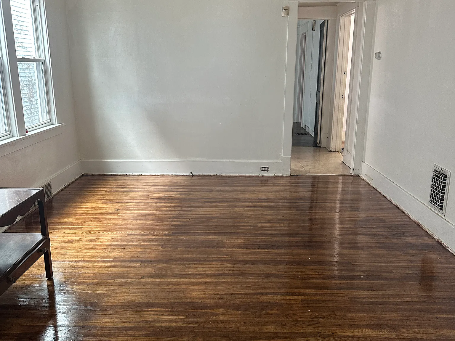 3 bed, 1100 sqft, $1,200 — Photo 3