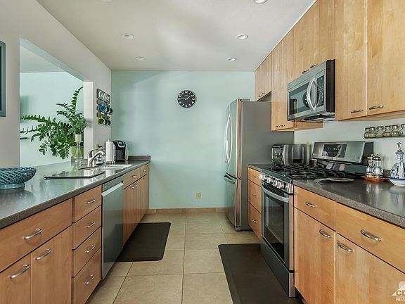 5th image of 39565 Elna Way