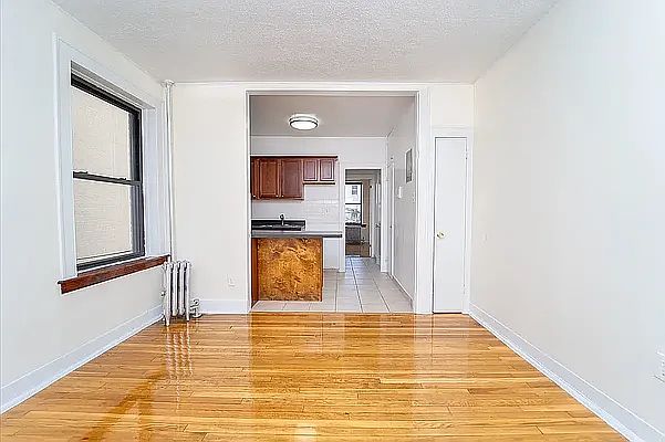 1st image of 21-32 Crescent St #B6