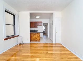 21-32 Crescent St #B6, Astoria, NY 11105