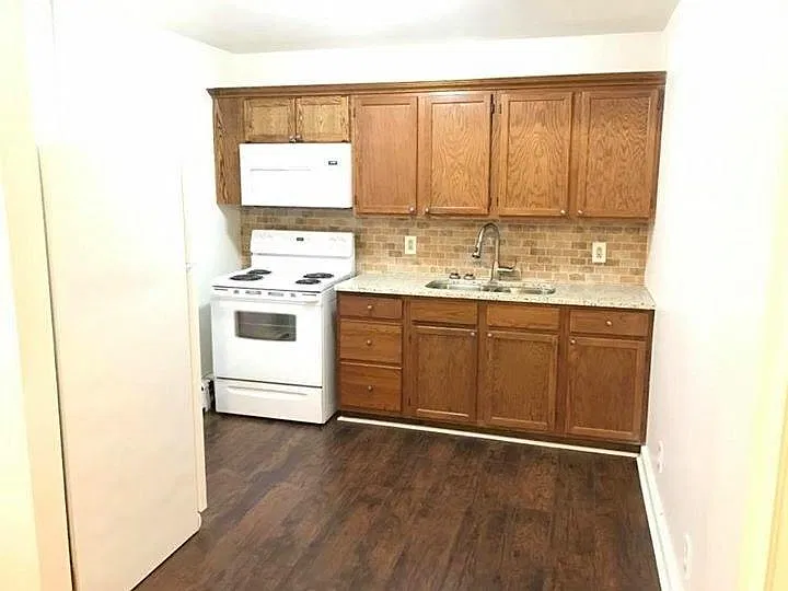 1259 Liberty Street — Photo 3