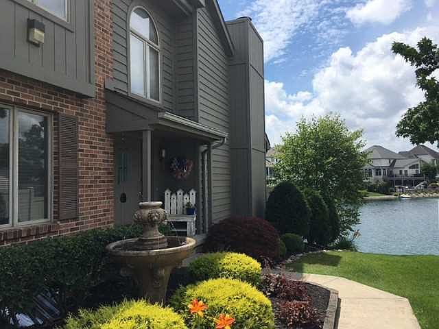 1st image of 716 Deerwood Dr
