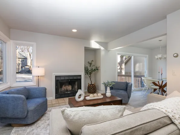 102 Tulip Tree Ct, Ann Arbor, MI 48103