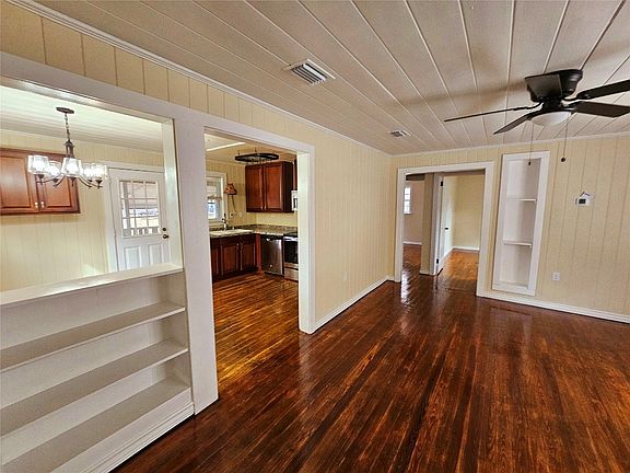 4th image of 37207 Cypress Ln