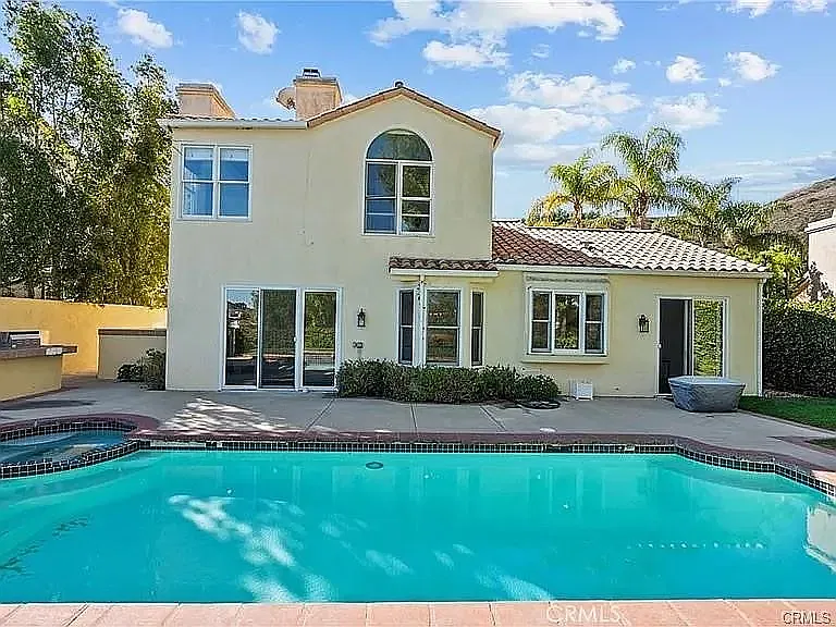 5 bed, 4.0 bath, 2798 sqft, $8,400 — Photo 3