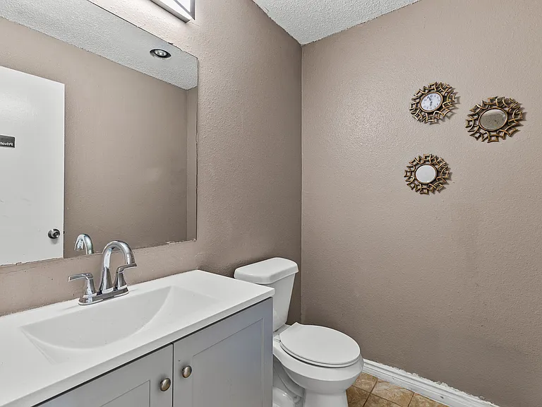 Towne East Village Apartment Homes — Photo 39