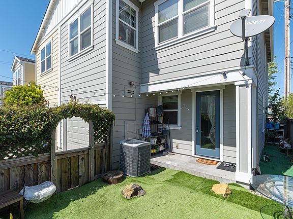 4th image of 928 Aston Avenue