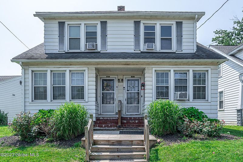 3rd image of 836-838 Washington Avenue