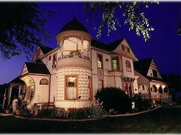 708 Parkway Ave S, Lanesboro, MN 55949