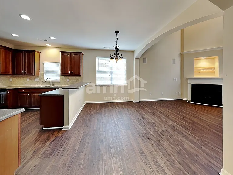 14605 Lyon Hill Ln — Photo 5