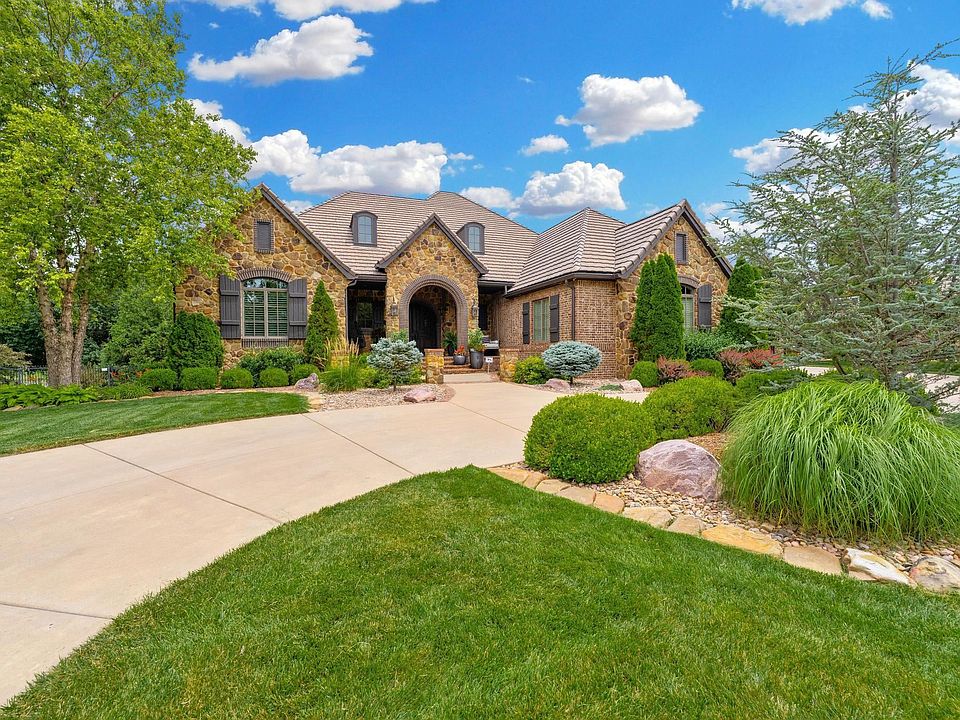 1st image of 2214 N Lindsay Cir