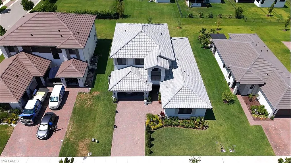 Building Photo - 5243 Nevola Ave