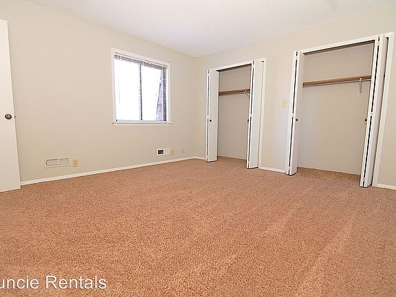 3rd image of 3905 N Franklin St APT 2