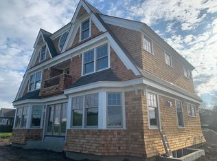 1 Chartier Cir, Newport, RI 02840