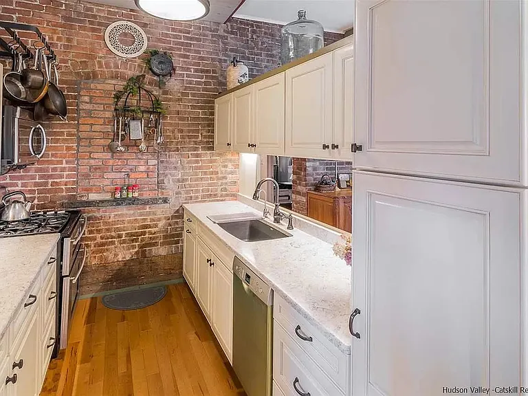 15 Ravine St — Photo 8