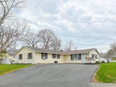 2 Villa Ln, Peabody, MA, 01960