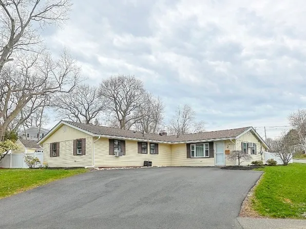 2 Villa Ln, Peabody, MA 01960