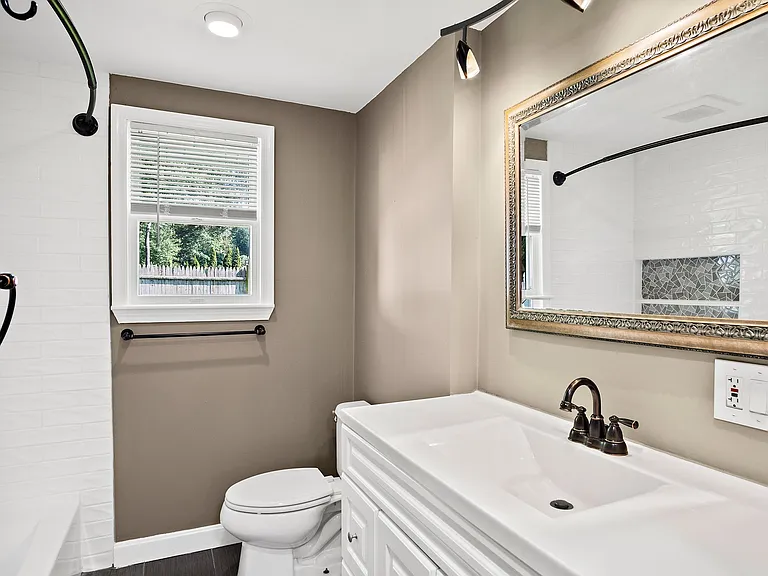 8 Carver Rd — Photo 12