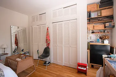 Rented by R New York