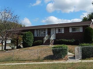 305 Pepper Mill Dr, Capitol Heights, MD 20743