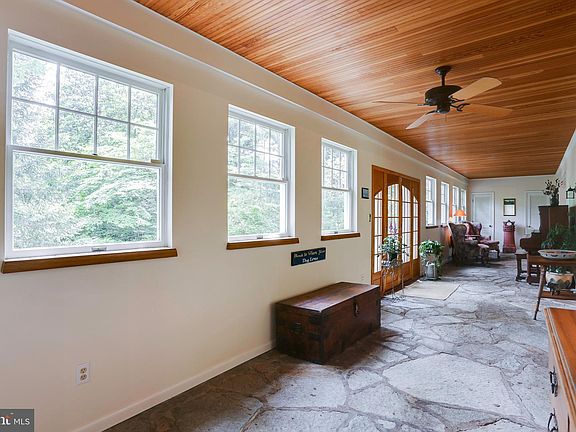 5th image of 704 Weybridge Cir