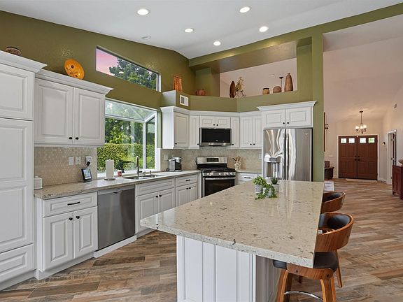 3rd image of 397 Moonstone Bay Dr
