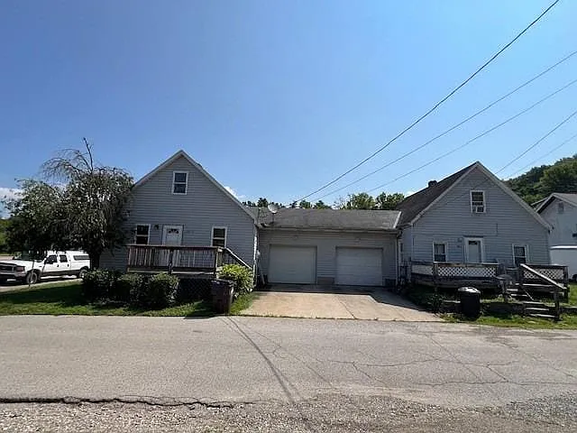 101 Winter St photo 1