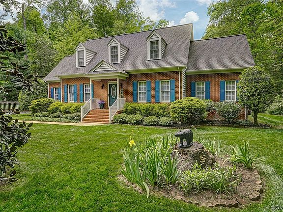 3rd image of 11912 Dunvegan Ct