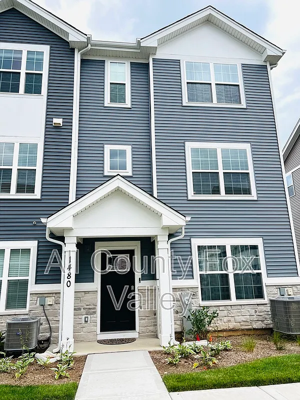 3 bed, 3.0 bath, $2,550 — Photo 1