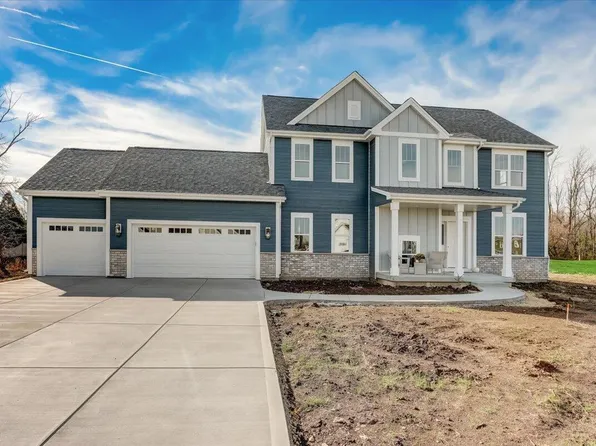 W72N1113 Augusta LANE, Cedarburg, WI 53012