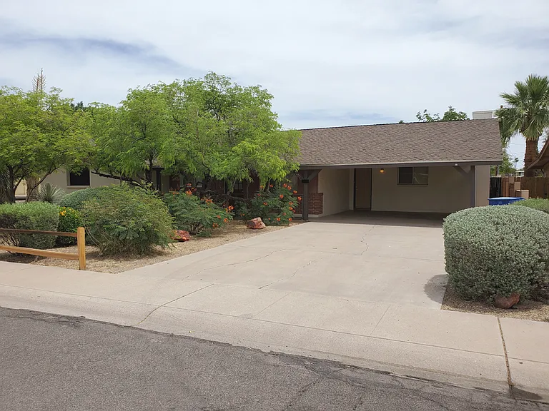 2705 S Jentilly Ln — Photo 1