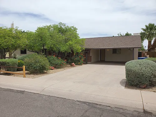 2705 S Jentilly Ln Photo 1