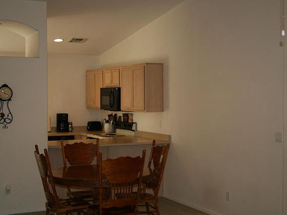 4th image of 2607 E Helena Dr
