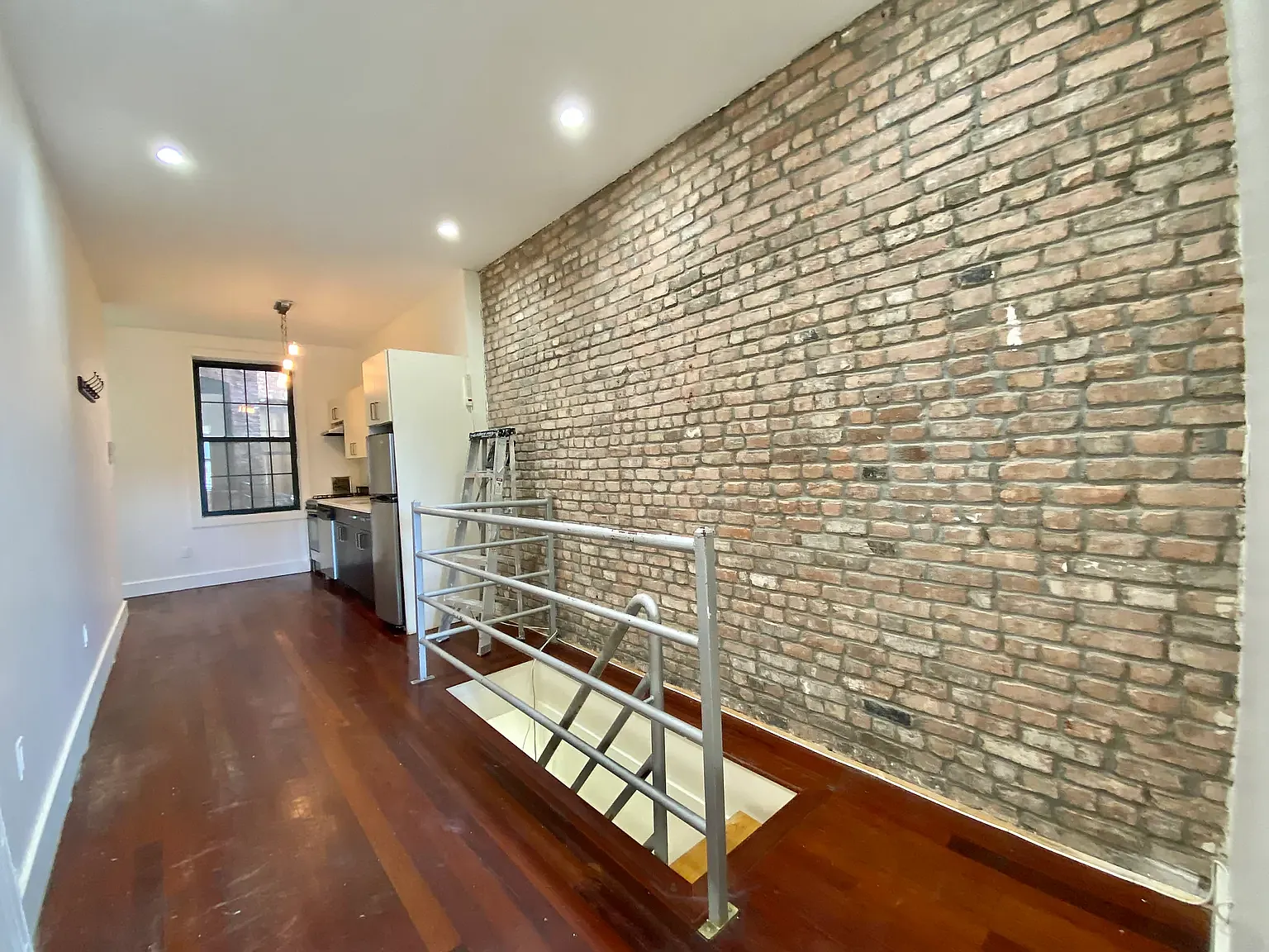 1011 Pacific Street — Photo 4