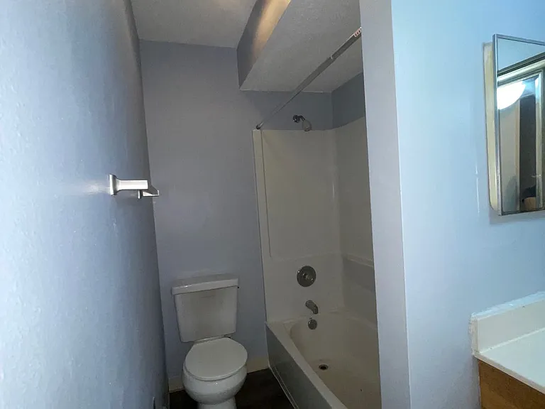 2200 Lewis Ave #304 — Photo 5