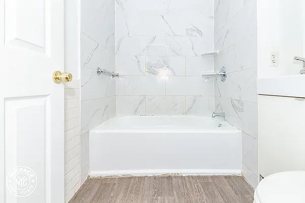 Rented by MySpaceNYC | media 49