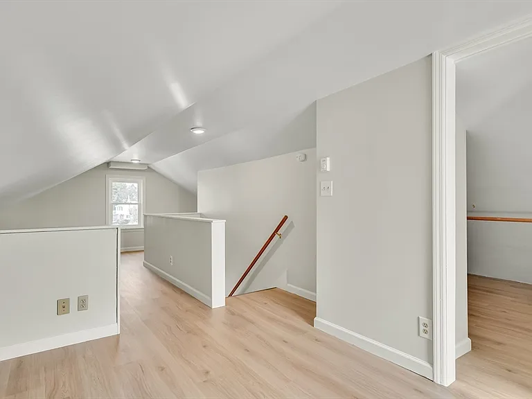 19 Fairview Ave #B — Photo 28