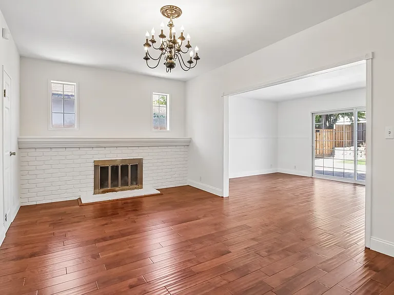 987 Camellia Way — Photo 9
