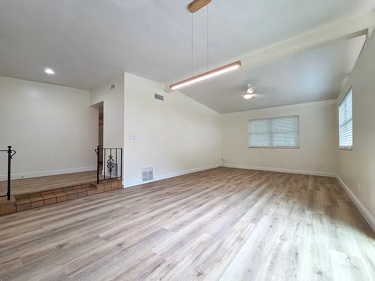 3702 NW 22nd Pl — Photo 8