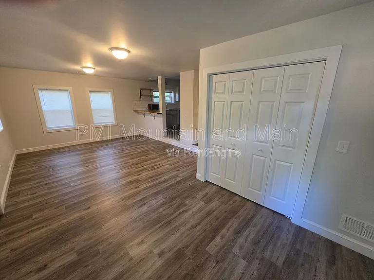 617 Brookshire St #B — Photo 20
