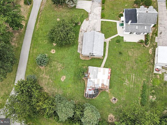 4th image of 660 Black Rock Rd