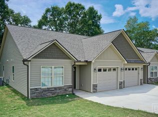 96 Creekside Ln, Boiling Springs, SC 29316