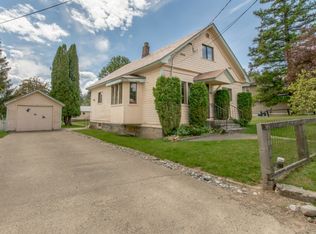 102 W Hoffmanville Ave, Roslyn, WA 98941