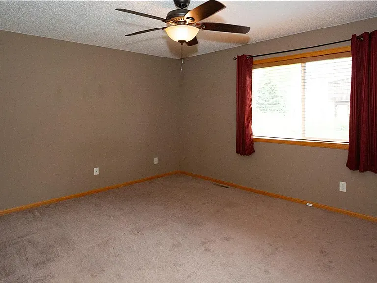 2408 Cotton Ln — Photo 2