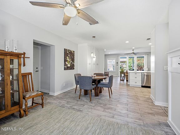 4th image of 601 10TH Avenue N