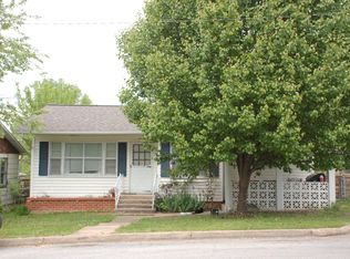 1427 6th St, West Plains, MO 65775